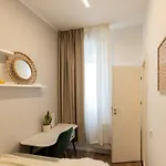 Dream - Prime Location 2br In Bukarest