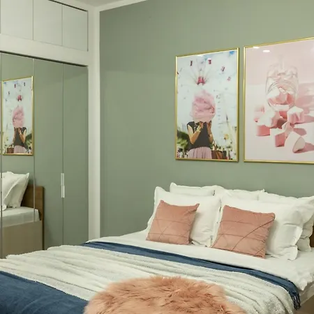 Dream - Prime Location 2br In Appartement *