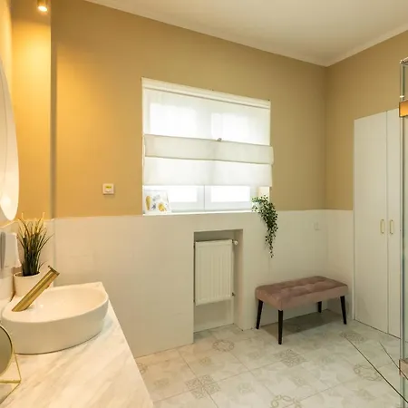 Dream - Prime Location 2br In * Bucharest