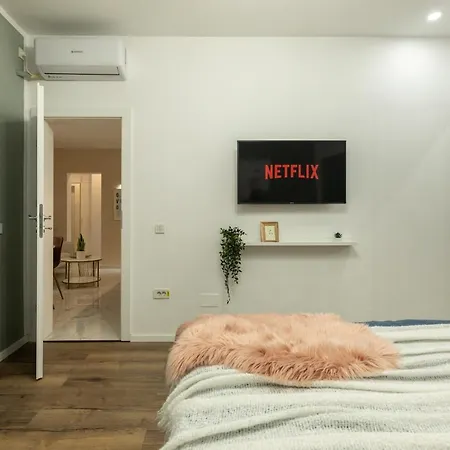 Dream - Prime Location 2br In Bucharest