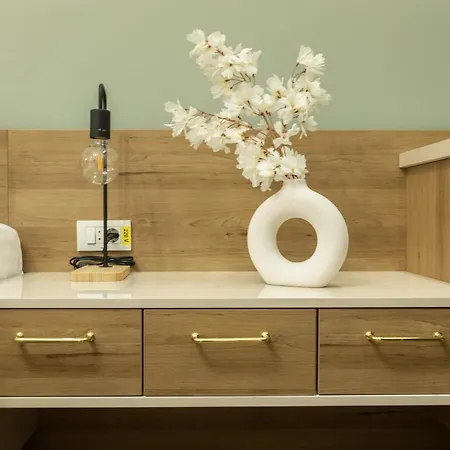 Dream - Prime Location 2br In