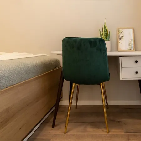 Dream - Prime Location 2br In Appartement *