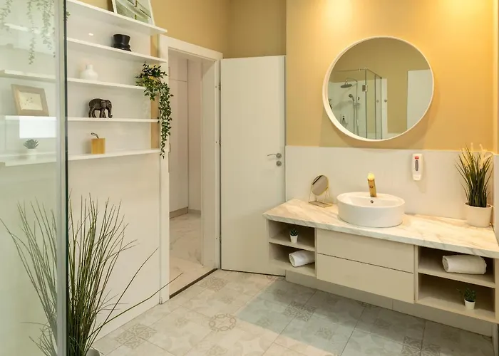 Dream - Prime Location 2br In アパート *