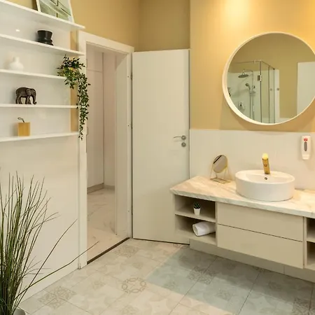 Dream - Prime Location 2br In Apartment *